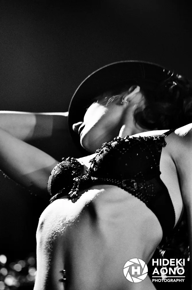 Hideki BW 01 — Black & White