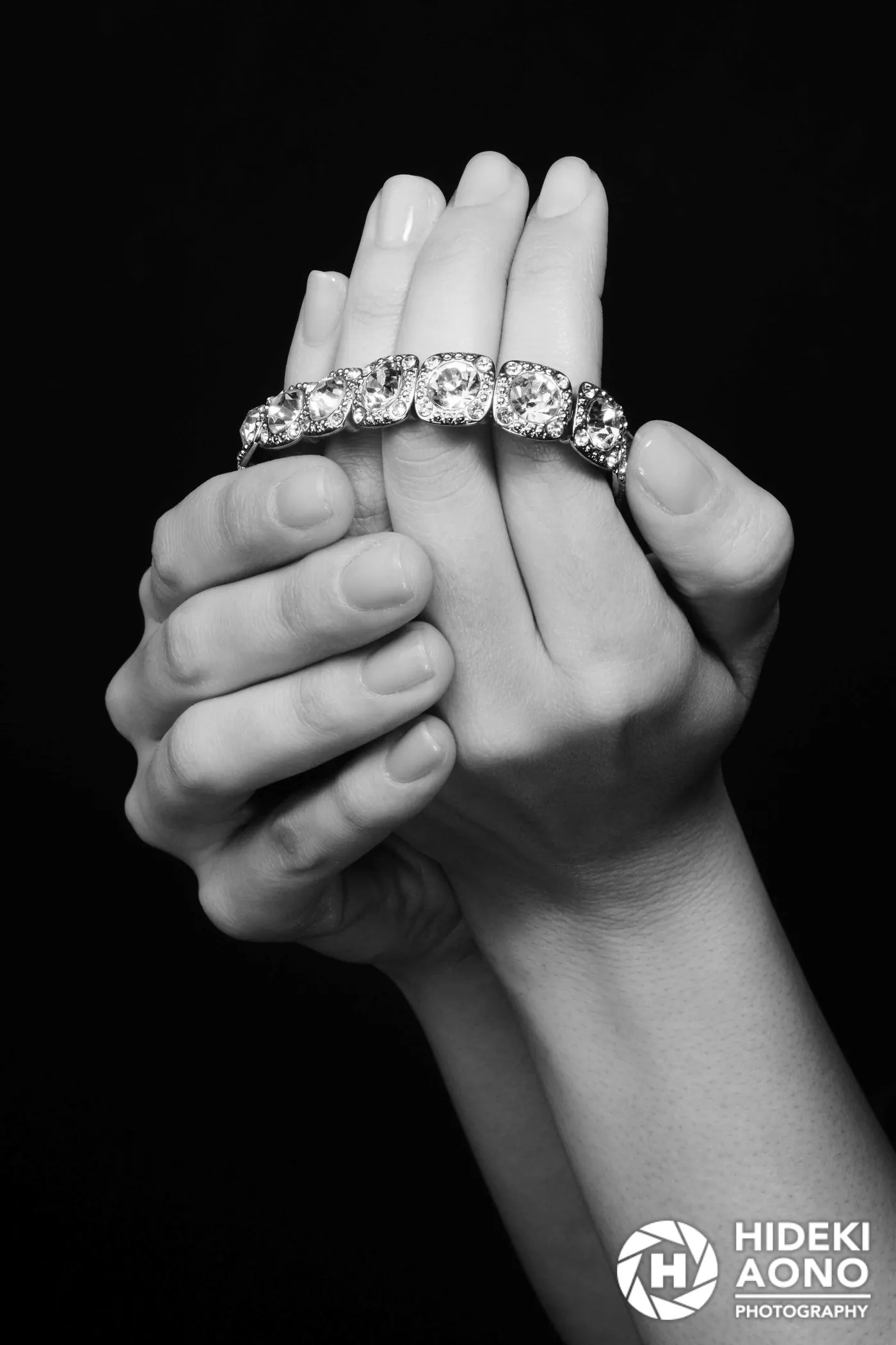 Hands, Hideki Aono