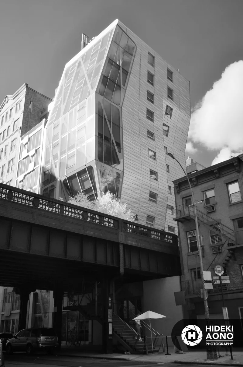 LES NYC 476 — New York City // Black & White