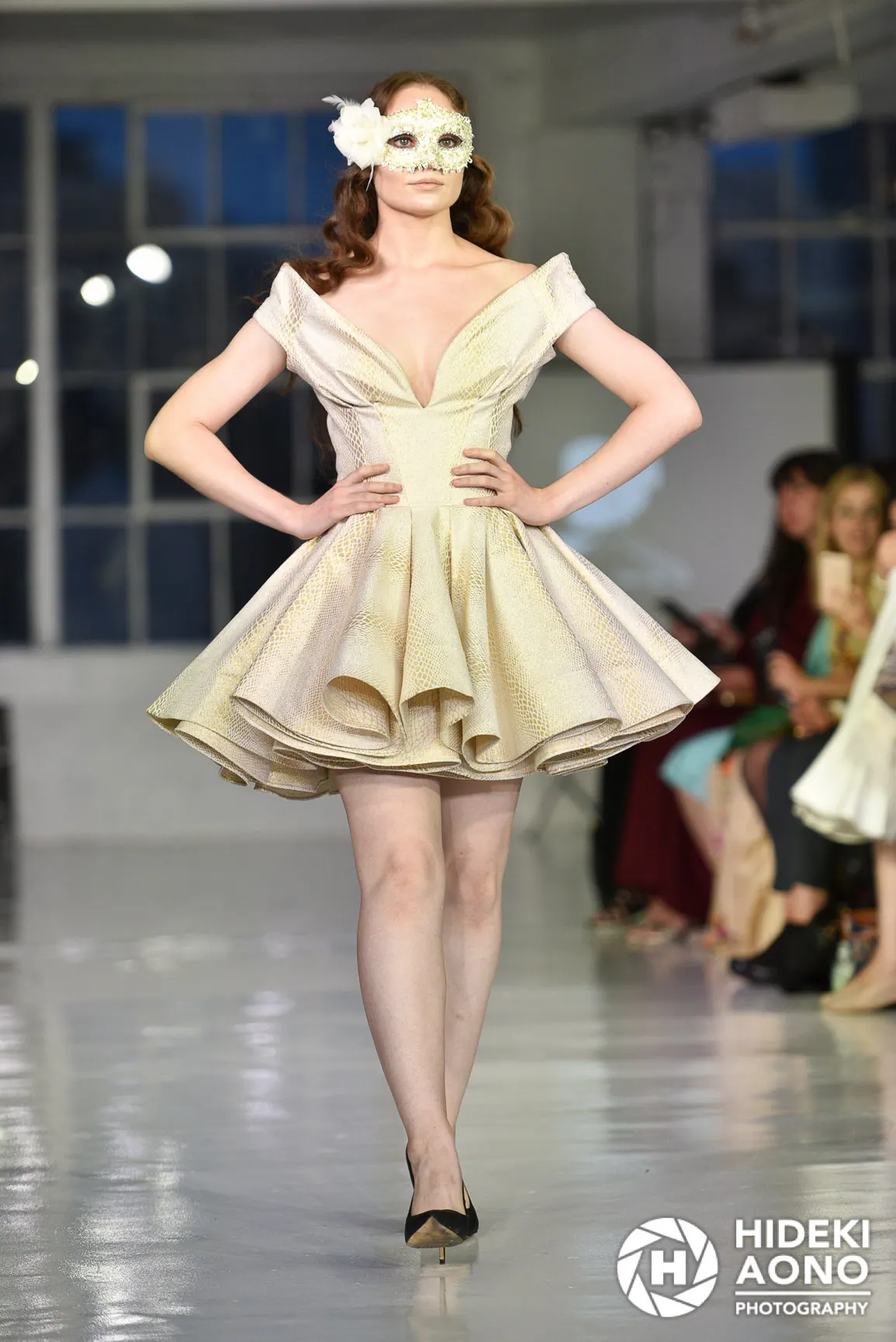 Runway, Hideki Aono