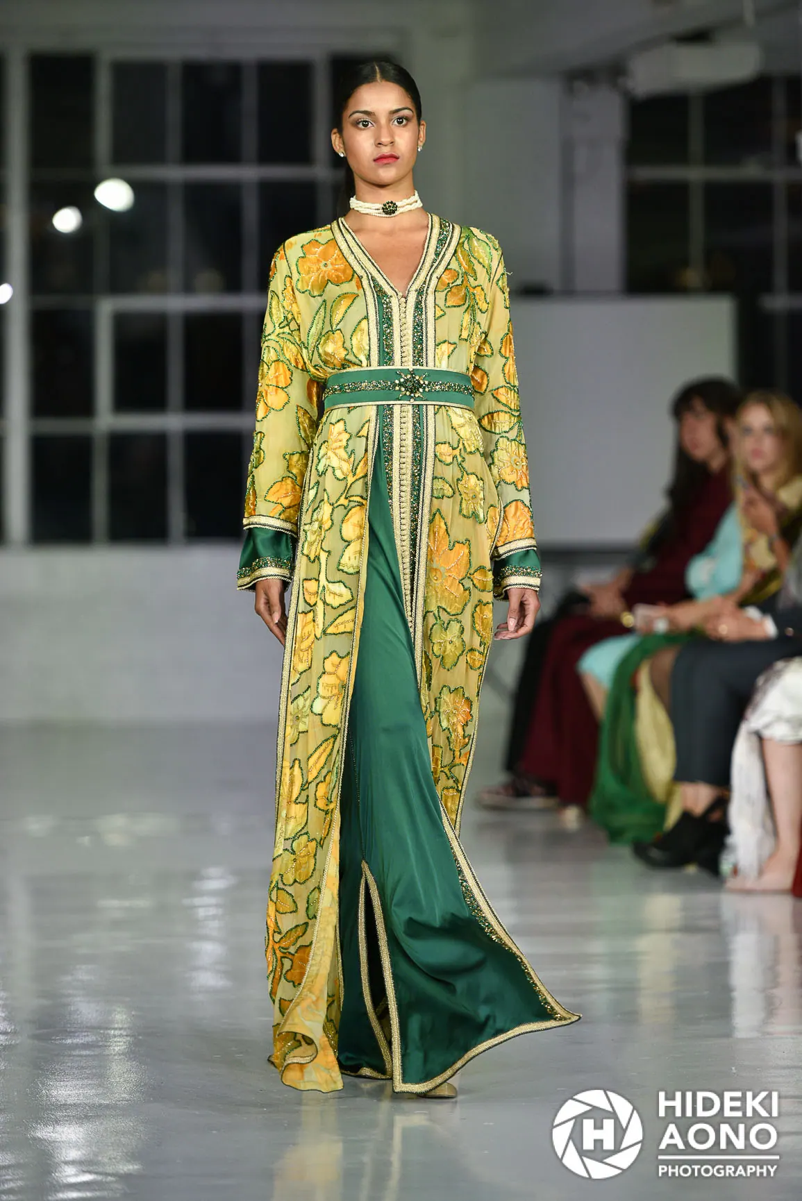 Runway, Hideki Aono
