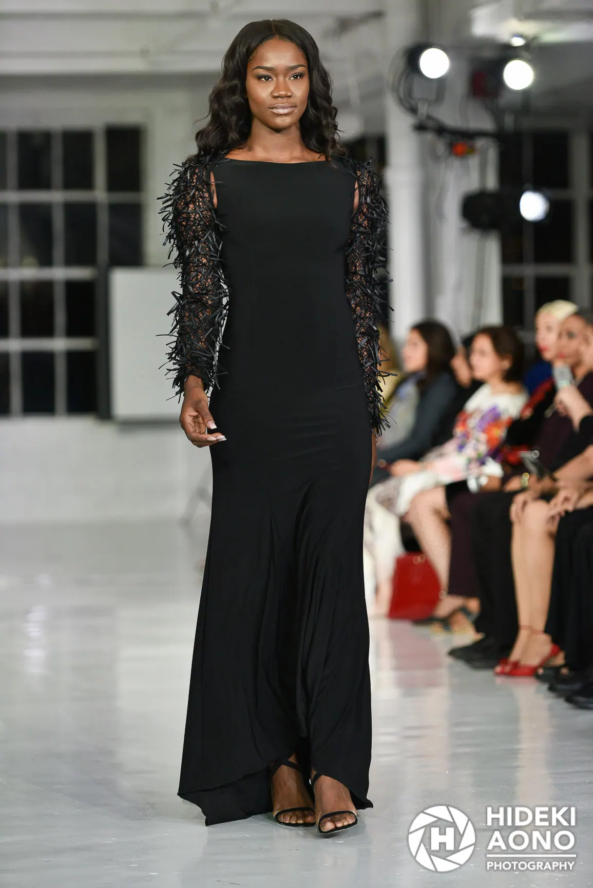 Runway, Hideki Aono