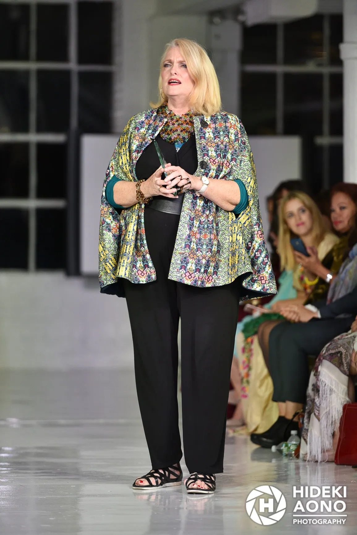 Runway, Hideki Aono